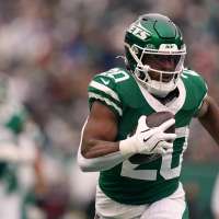 Jets plan to keep Hall, while futures for Walker and Montgomery remain uncertain