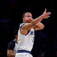 Wendell Carter Jr. scores late winner in Magic's 110-109 victory over slumping Lakers