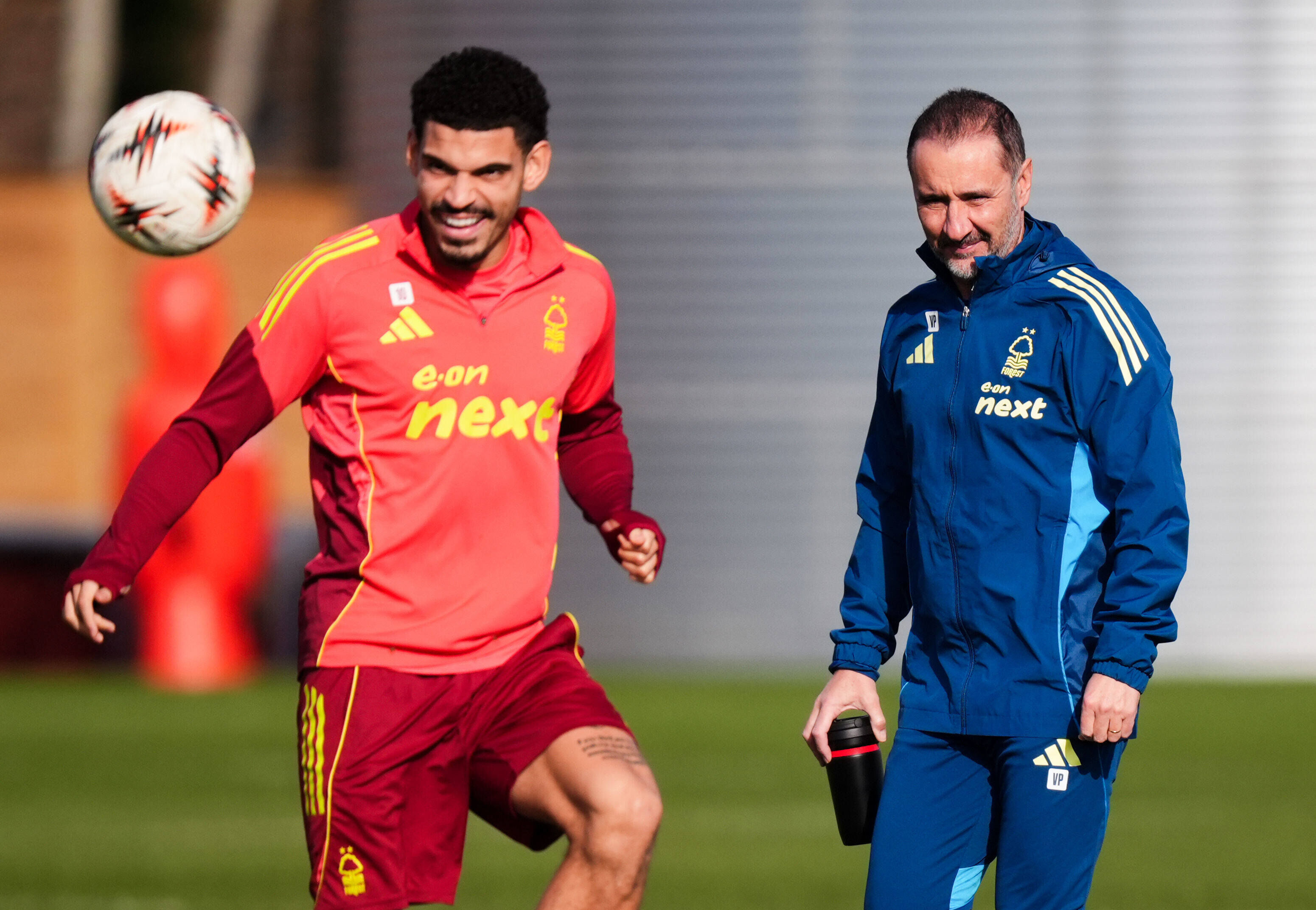 Nottingham Forest manager Vitor Pereira watches Morgan Gibbs-White during a training session in Nottingham, England, Wednesday Feb. 25, 2026, one day ahead of their Europa League soccer match against Fenerbahce. 
