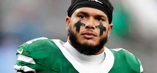 Jets agree to trade Jermaine Johnson to the Titans for T'Vondre Sweat, AP source says