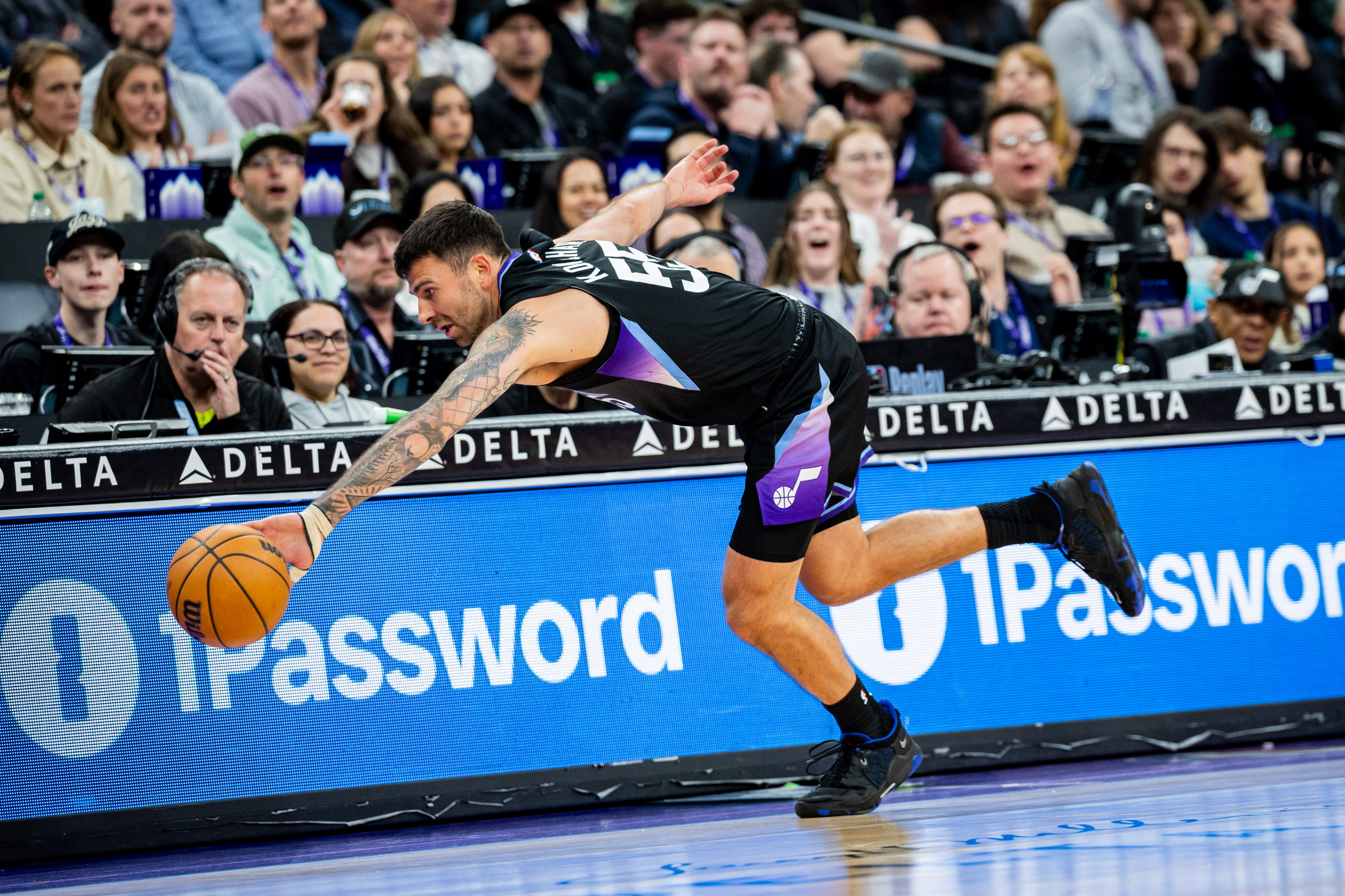 Top Sports story anchor