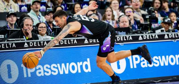 Top Sports story anchor