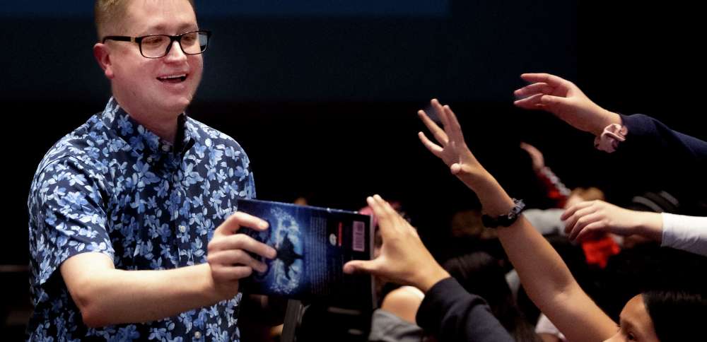 'Read every chance you get': Hundreds of Salt Lake students gifted free books