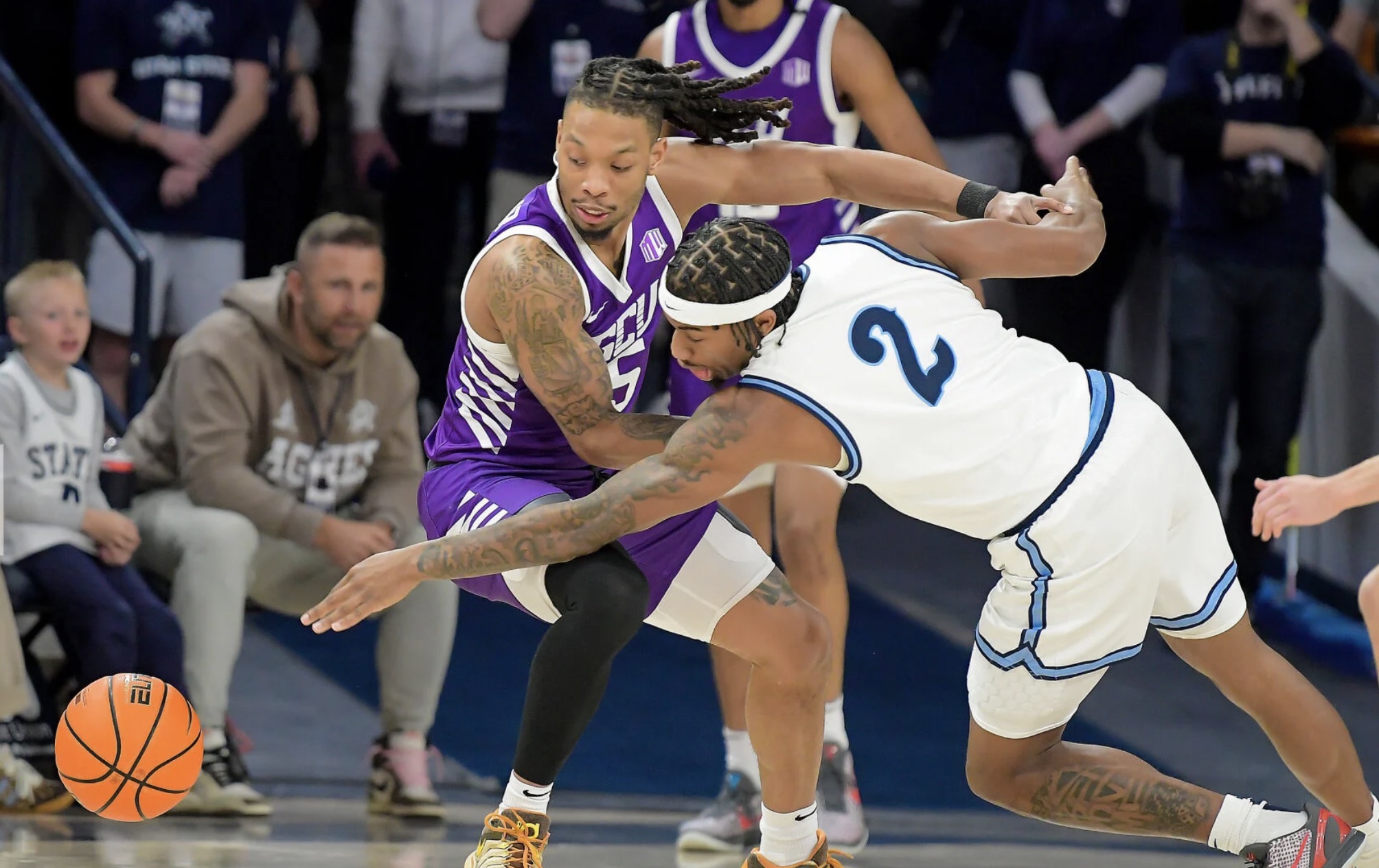 Utah State alone on top of Mountain West after thrilling win over Grand Canyon
