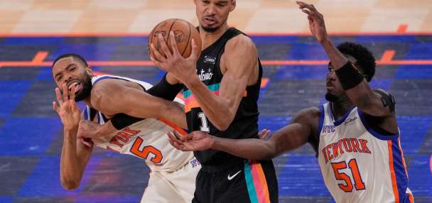 Spurs' poor performance that ends 11-game winning streak leaves Victor Wembanyama surprised