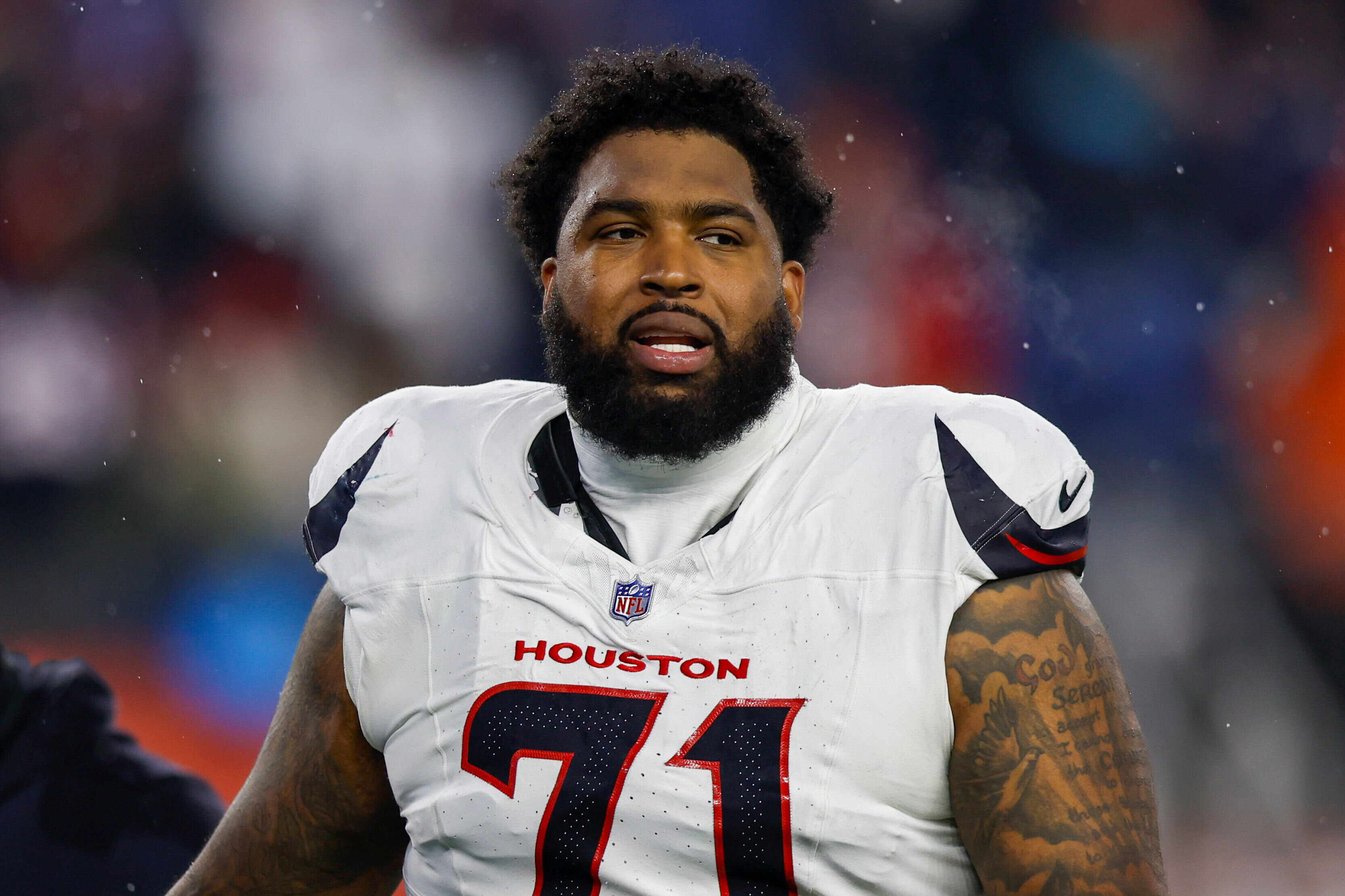 Browns agree to acquire offensive tackle Tytus Howard from Texans, AP source says