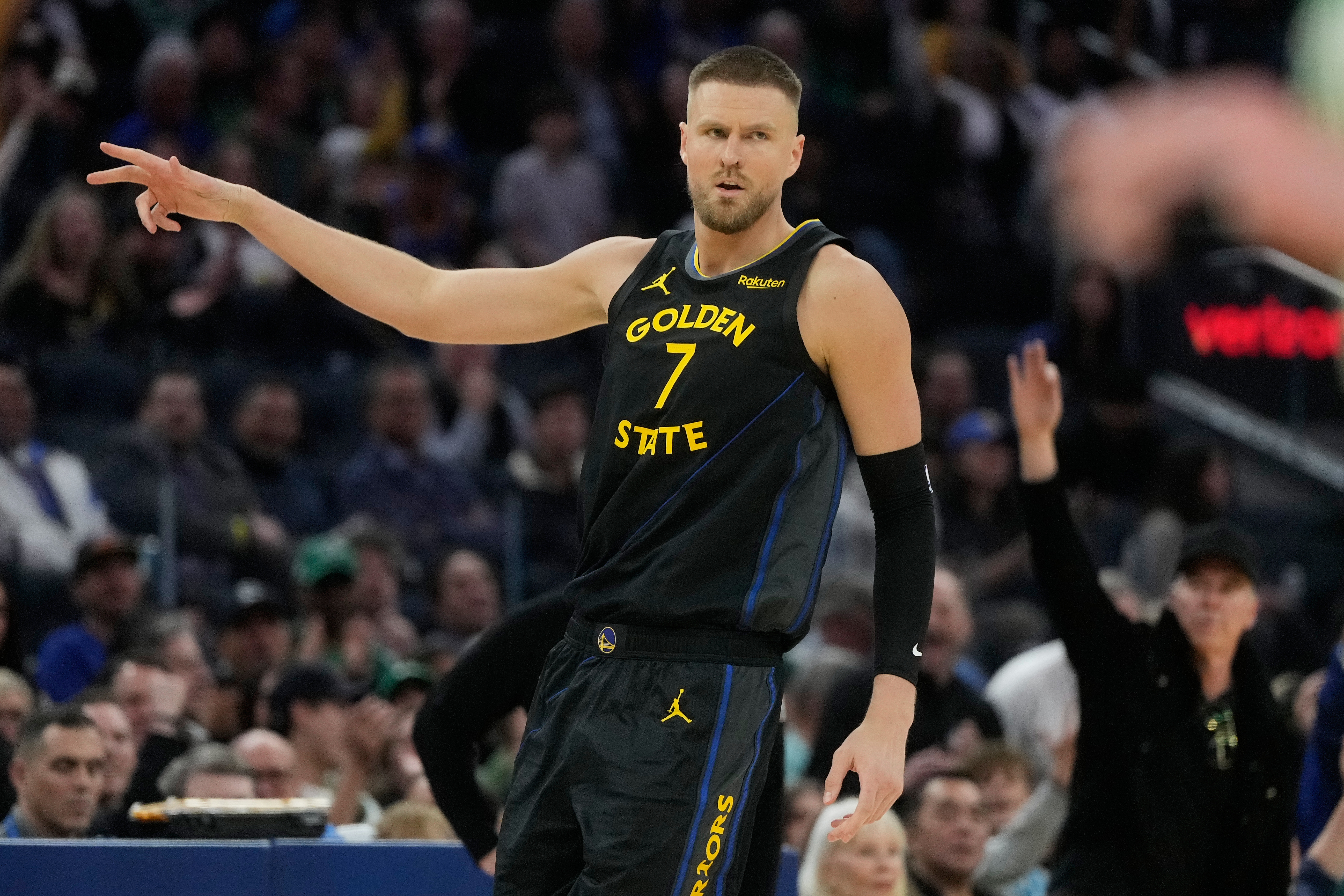 Warriors center Porzingis misses 5th straight game with illness coach Steve Kerr calls "mysterious"