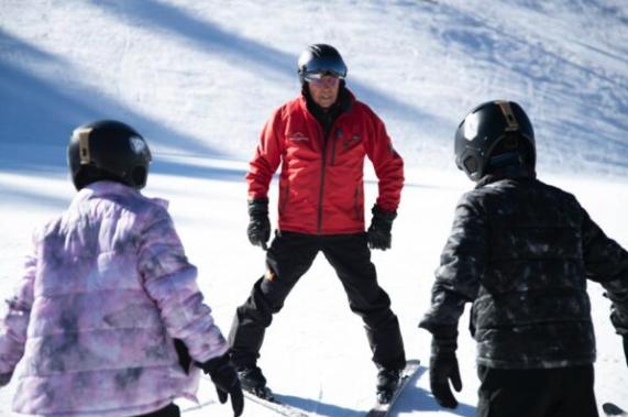 'Age doesn't make a difference': 88-year-old skier continues to teach at Kelly Canyon