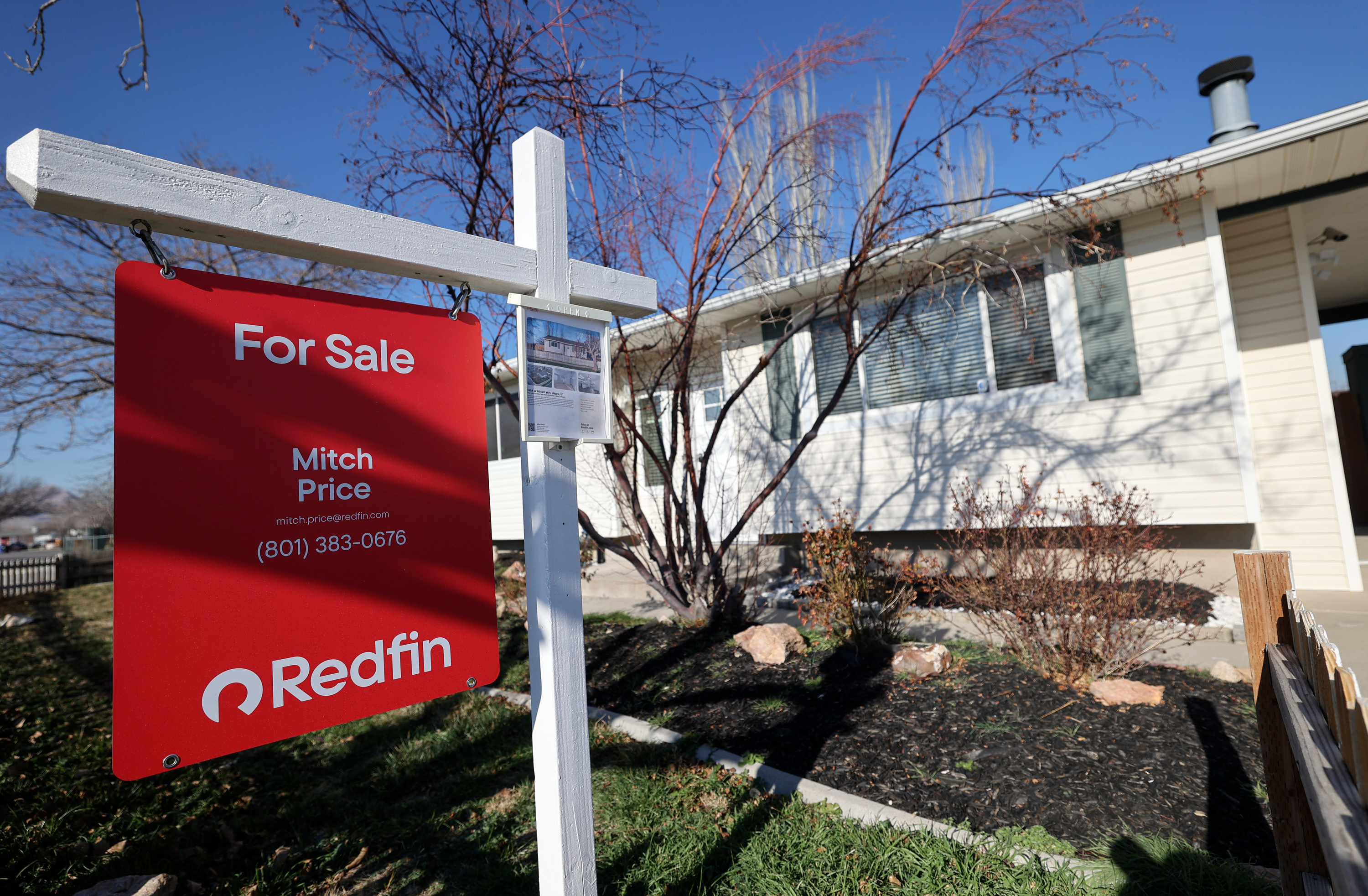 How is the war in Iran affecting mortgage rates?