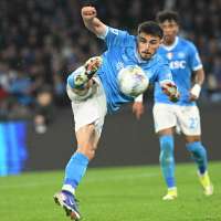 Napoli beats Torino 2-1 to extend unbeaten home run and close gap on second-place AC Milan