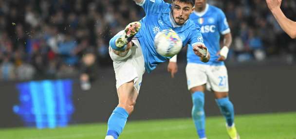 Napoli beats Torino 2-1 to extend unbeaten home run and close gap on second-place AC Milan