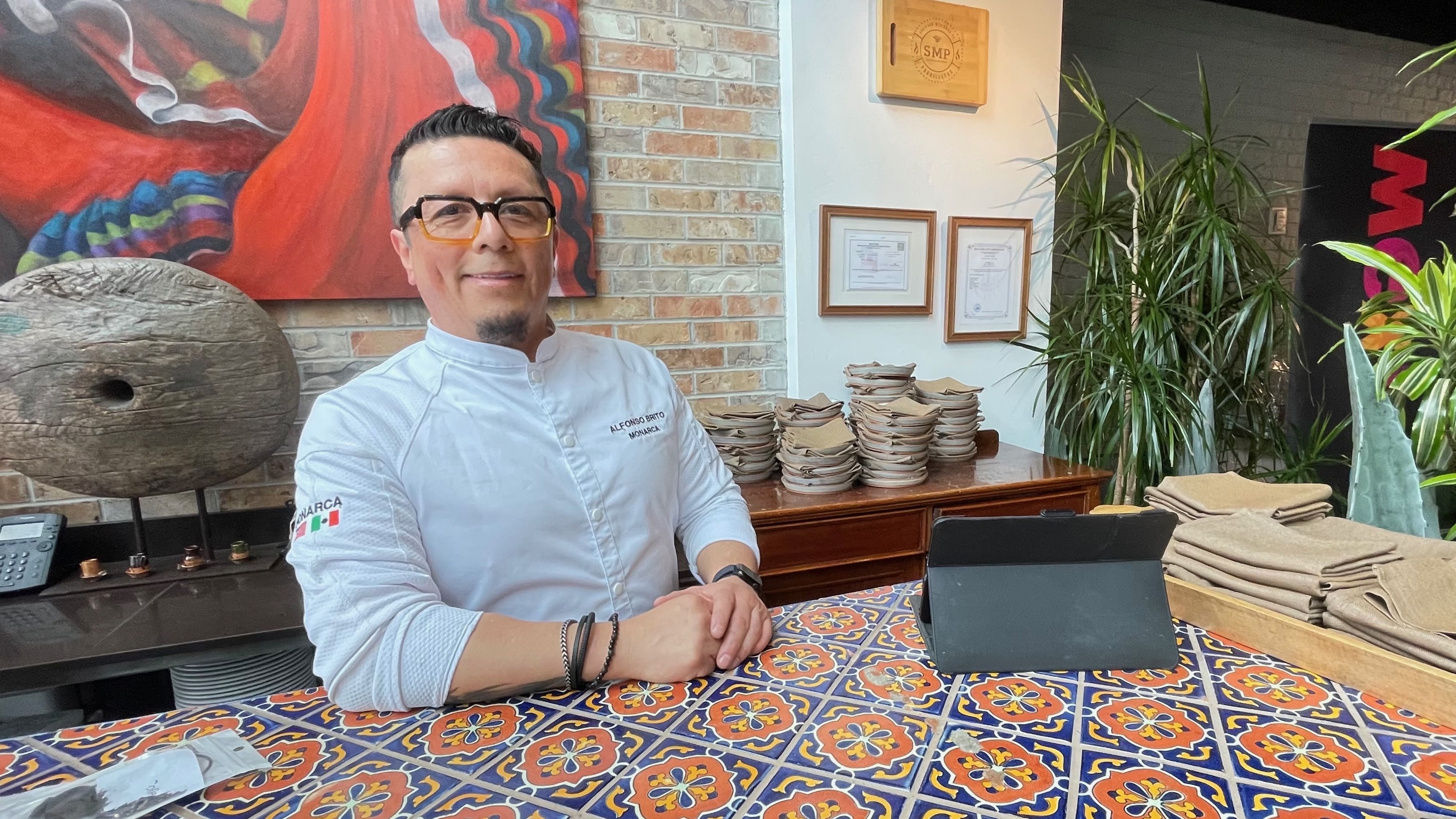 Chef Alfonso Brito, of Monarca in Salt Lake City, at a food workshop at his restaurant on Thursday. Oliver Seki, of Ensenada, Mexico, an invited chef, prepared tuna tartar at the event.
