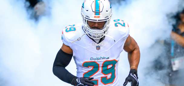 Jets acquiring Minkah Fitzpatrick from Dolphins and signing him to $40M extension, AP source says