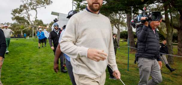 Chiefs and tight end Travis Kelce nearing a deal for his 14th season, AP source says