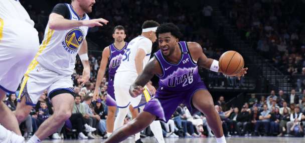 Sensabaugh scores 21, Hinson makes go-ahead 3 as depleted Jazz stun Warriors