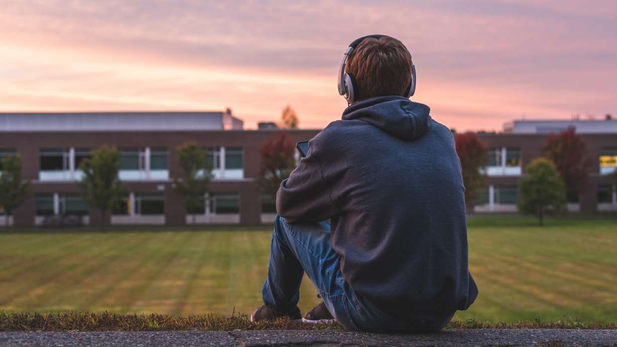 Is your teen struggling? A guide to recognizing the signs of depression and anxiety
