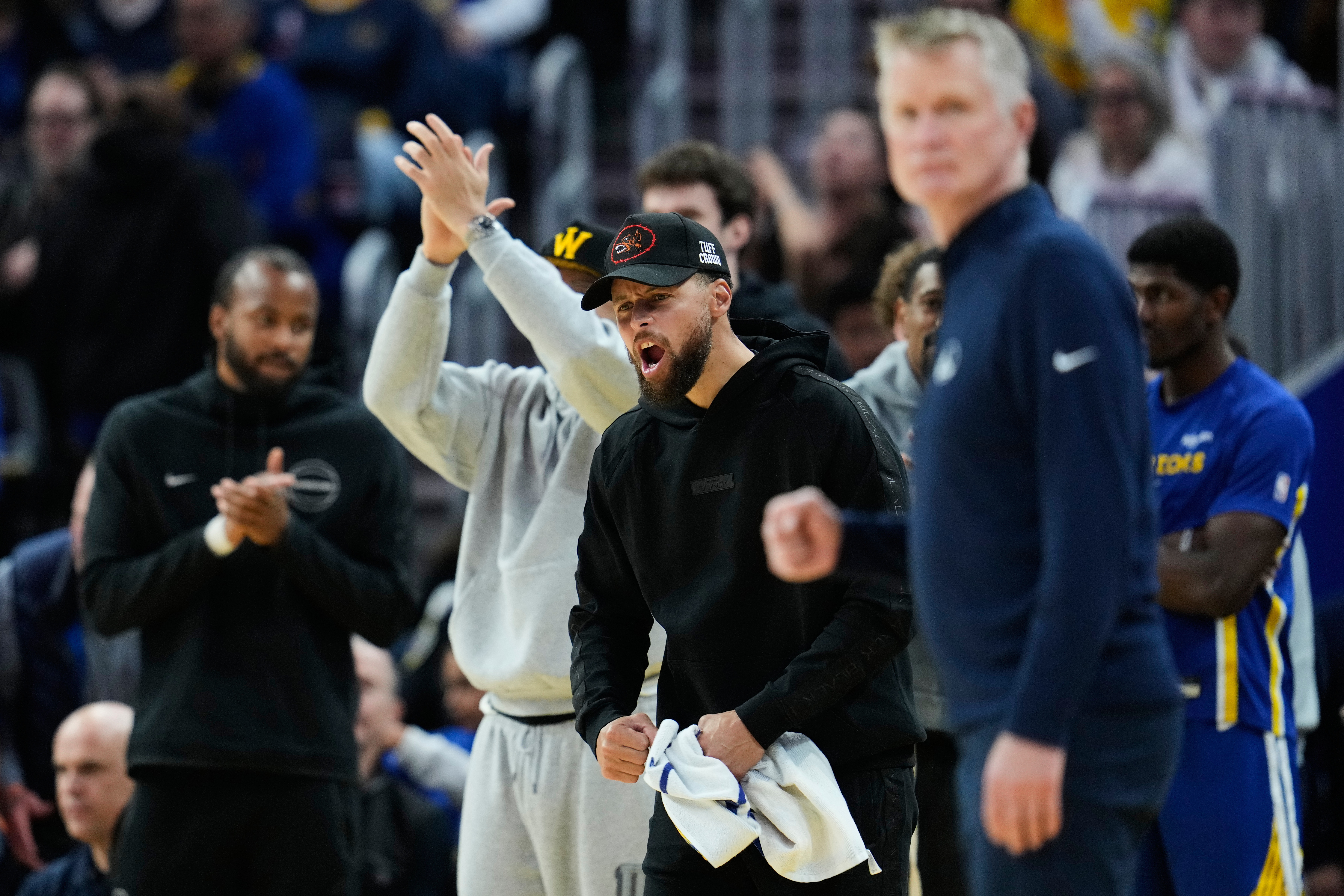 Stephen Curry to miss at least another 10 days for Warriors because of right knee injury