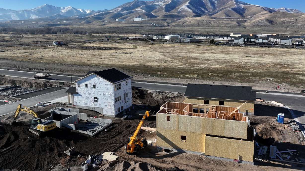 Homes are under construction in the Mahogany Ridge development in Magna on Dec. 30, 2025. Mortgage rates were up again as the economy continues to respond to the ongoing U.S. war in Iran.