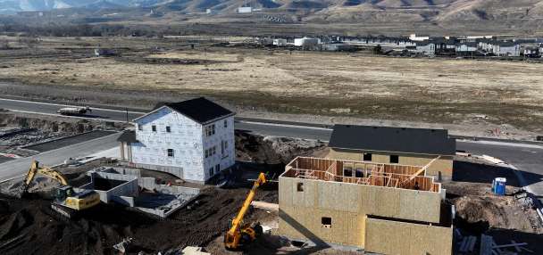 Mortgage rates continue to rise amid 'oil shock'