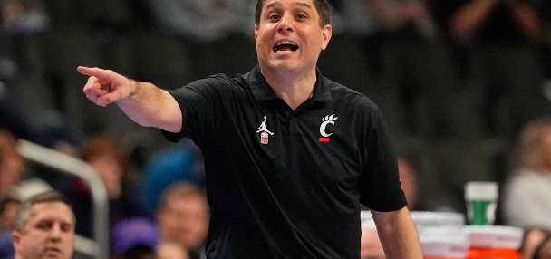 Cincinnati firing men's basketball coach Wes Miller, AP sources say