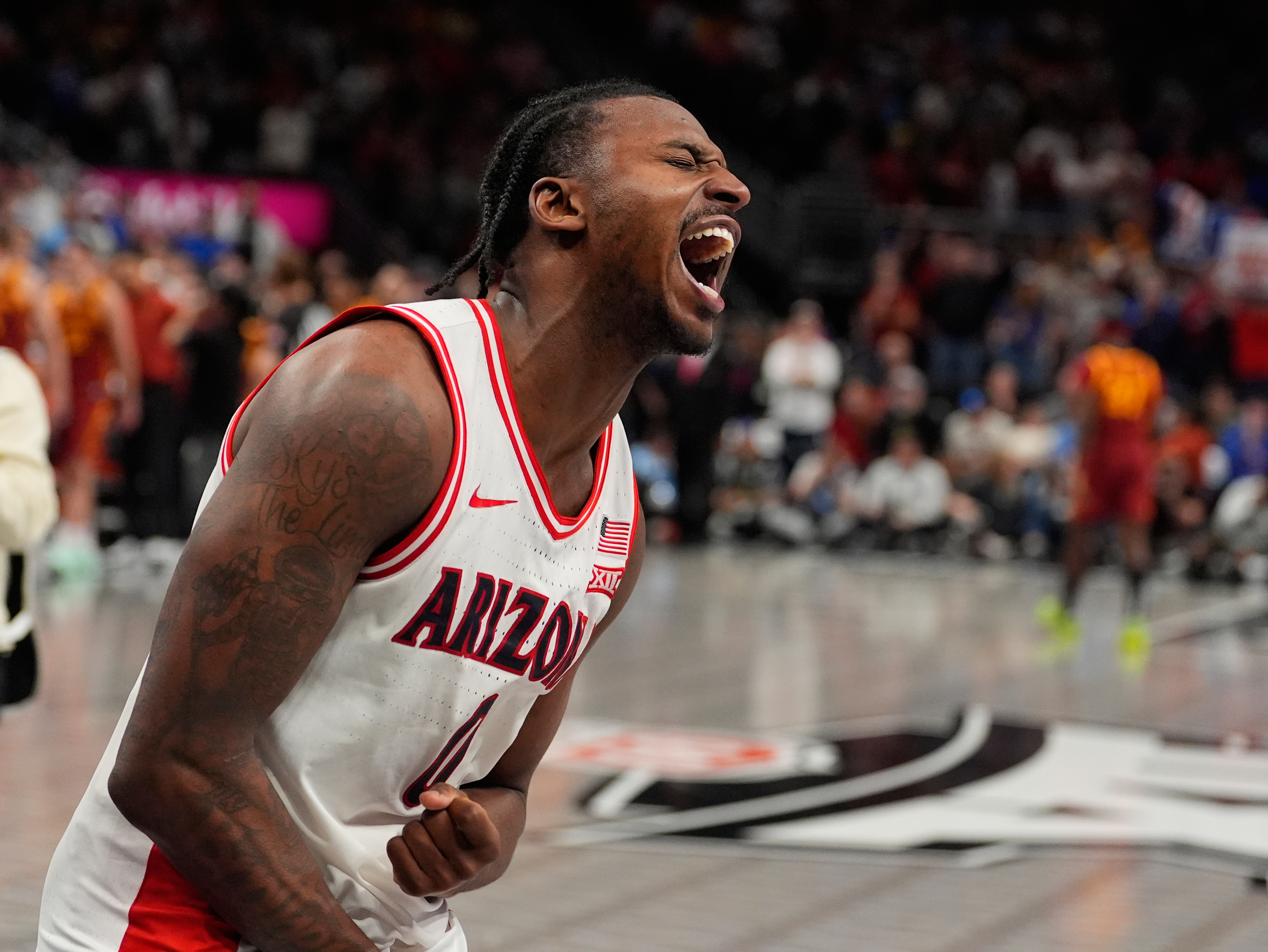 Jaden Bradley's last-second jumper lifts No. 2 Arizona past No. 7 Iowa St 82-80 in Big 12 thriller