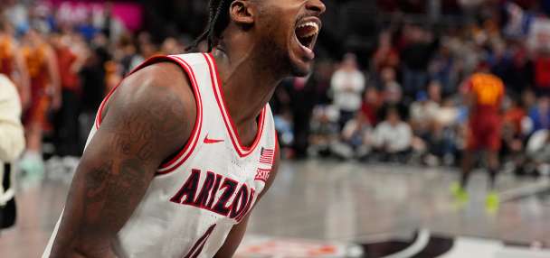 Jaden Bradley's last-second jumper lifts No. 2 Arizona past No. 7 Iowa St 82-80 in Big 12 thriller
