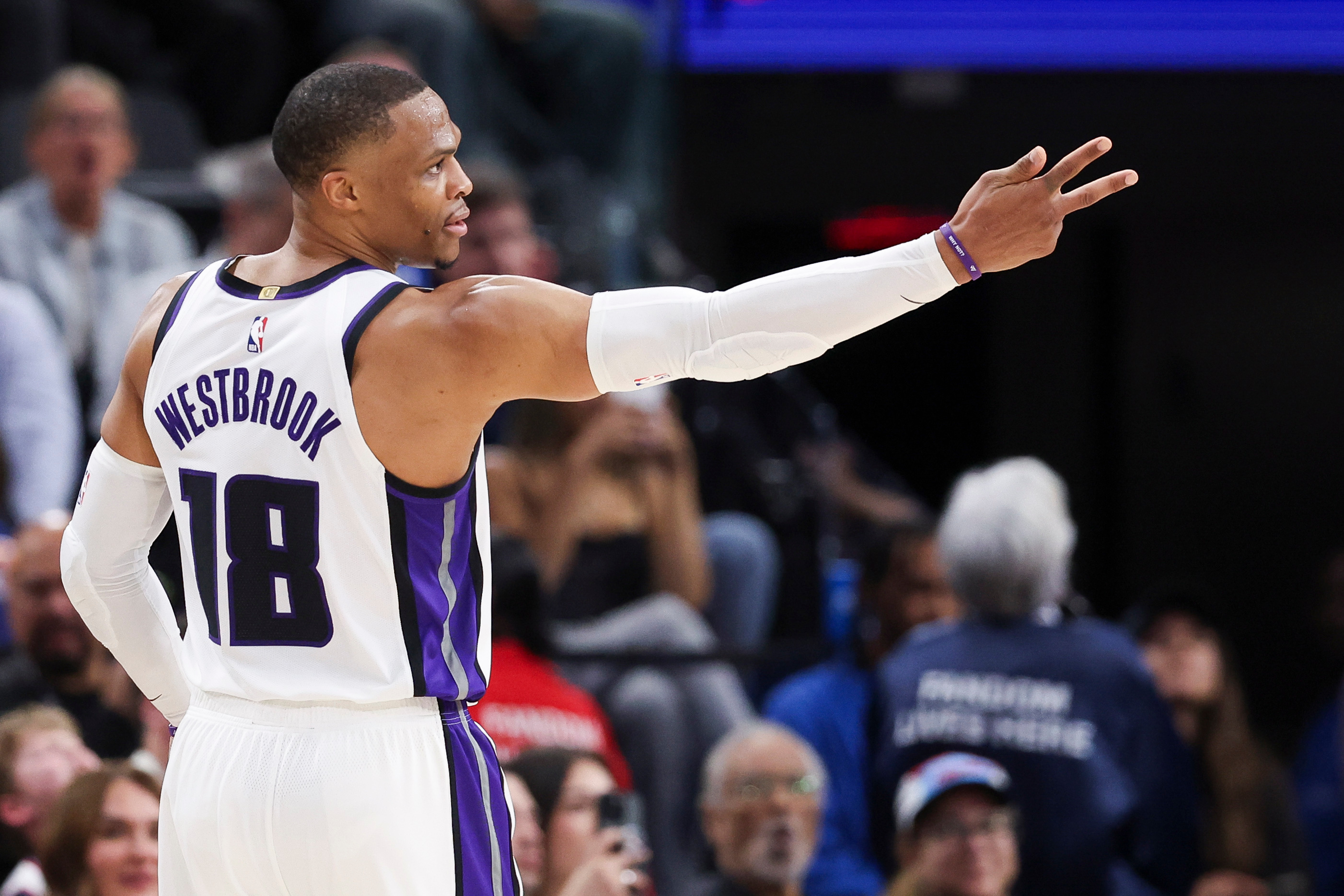 Westbrook has triple-double in Kings' 118-109 win as Clippers lose Leonard to sprained ankle