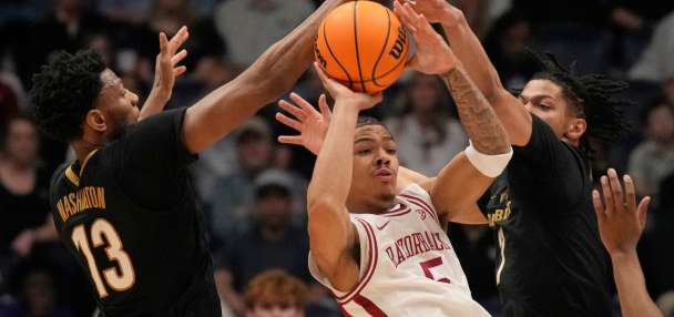 Arkansas tops Vanderbilt 86-75 to win SEC Tournament title