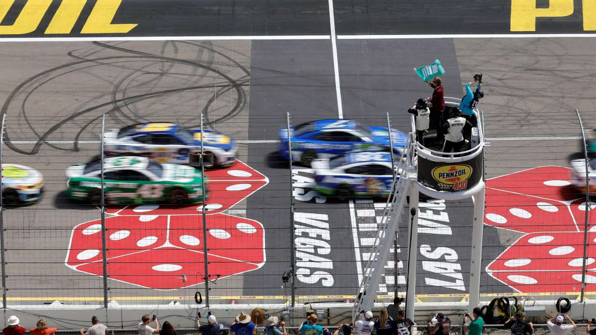 Drives get the green flag at the start of a NASCAR Cup Series auto race at Las Vegas Motor Speedway, Sunday, March 15, 2026, in Las Vegas.