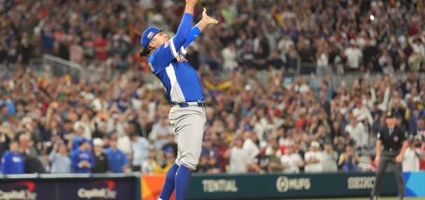 MLB teams pressure WBC managers to be careful with pitchers. Venezuela pushed back
