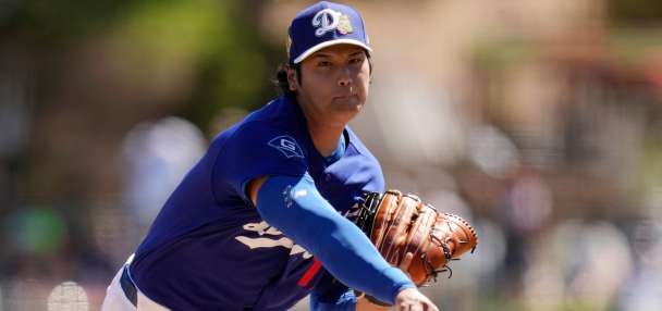 Shohei Ohtani throws 4 1/3 scoreless innings in spring debut on mound for the Los Angeles Dodgers