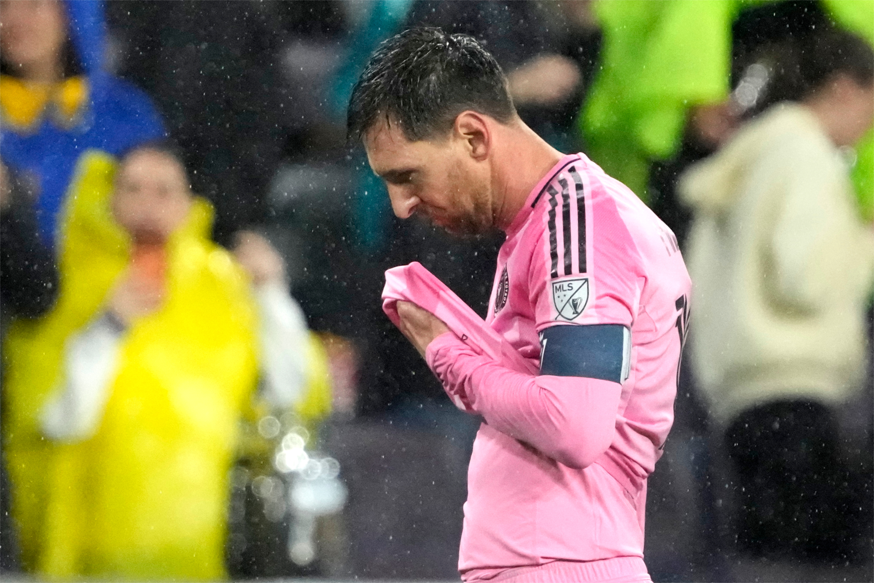 For 10, it's 900: Inter Miami star Lionel Messi scores milestone 900th goal, joining Ronaldo in club