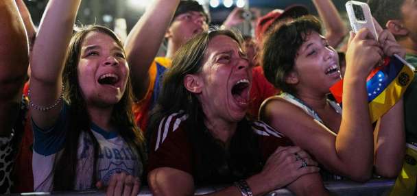 A baseball title unleashes the happiness Venezuelans kept bottled up for years