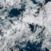 Over 4,000 told to evacuate flooding in Hawaii as officials warn 120-year-old dam could fail