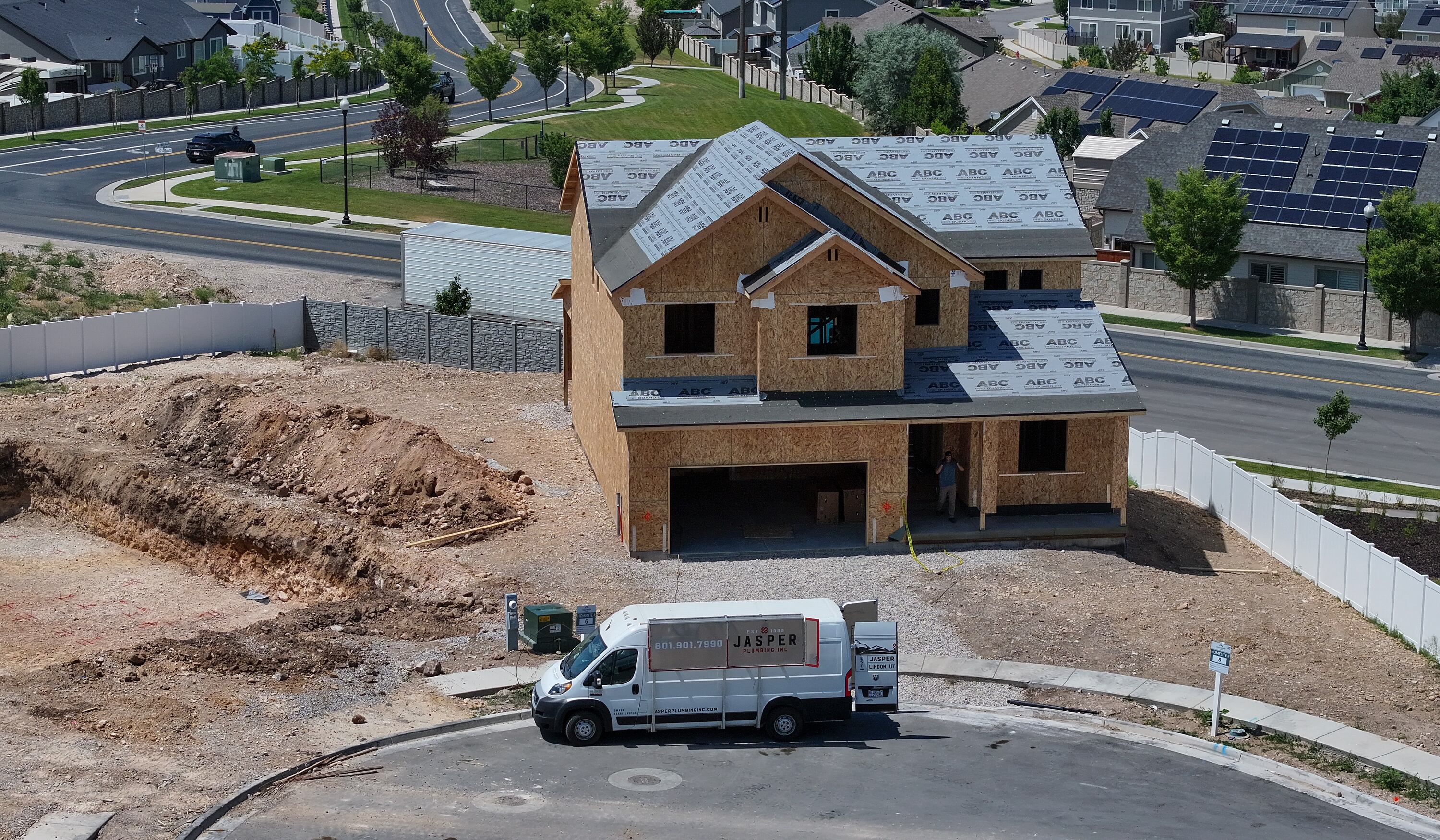 Mortgage rates keep going up as war continues