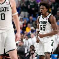 Carr and Fears lead Michigan State to 17th Sweet 16 under Izzo with 77-69 win over Louisville