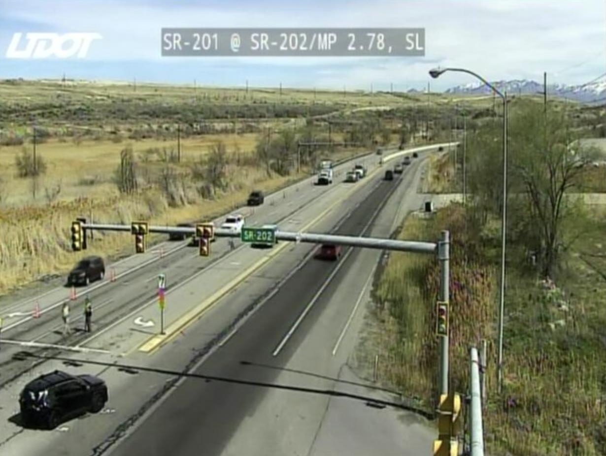 Woman dead in Magna crash 