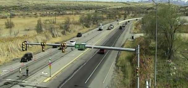 Woman dead in Magna crash