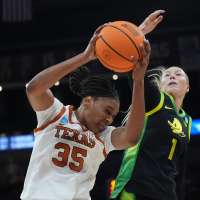 Booker's March Madness moment is career high 40 as No. 1 Texas rolls over Oregon 100-58 to Sweet 16