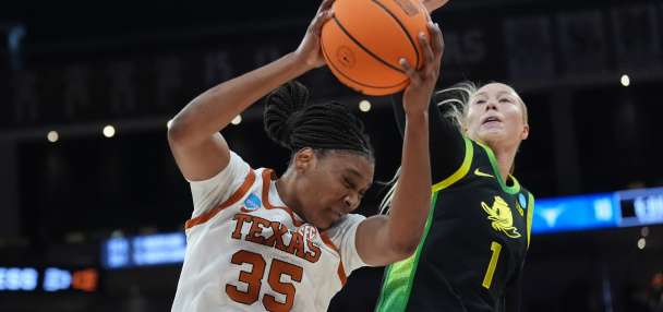 Booker's March Madness moment is career high 40 as No. 1 Texas rolls over Oregon 100-58 to Sweet 16