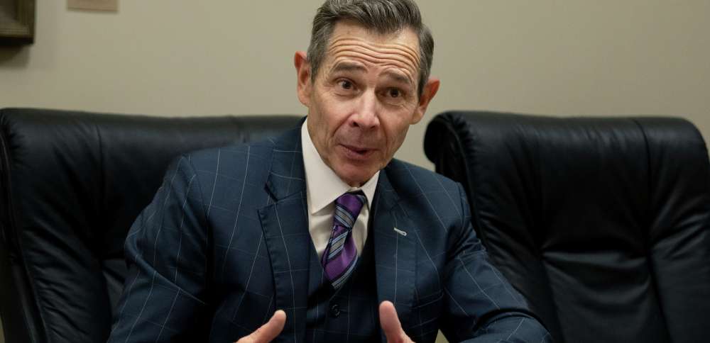 Curtis bill seeks to ban sports betting, casino games on Kalshi, Polymarket