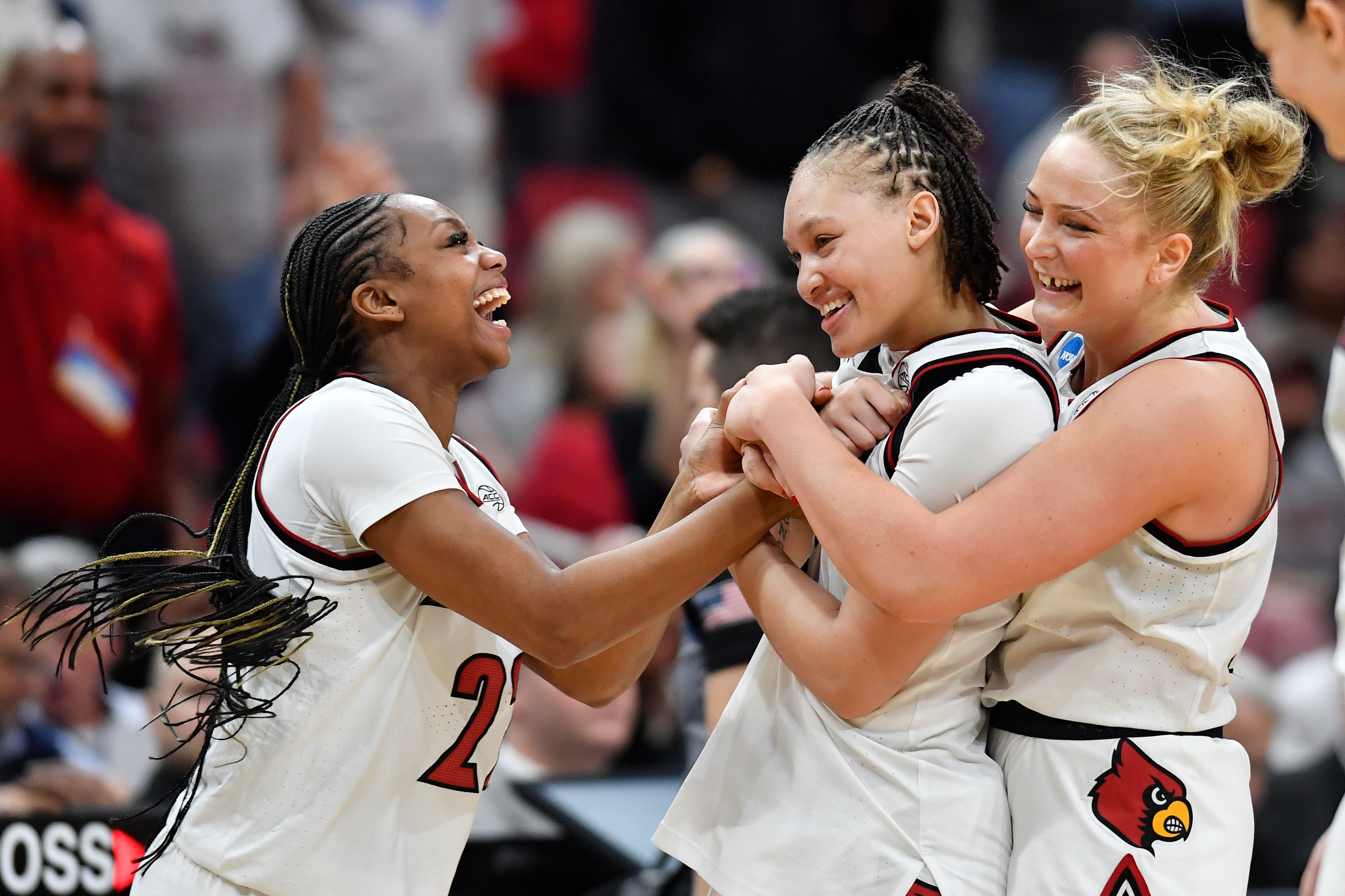 Istanbulluoglu scores 18 points, No. 3 Louisville holds off No. 6 Alabama to reach women's Sweet 16