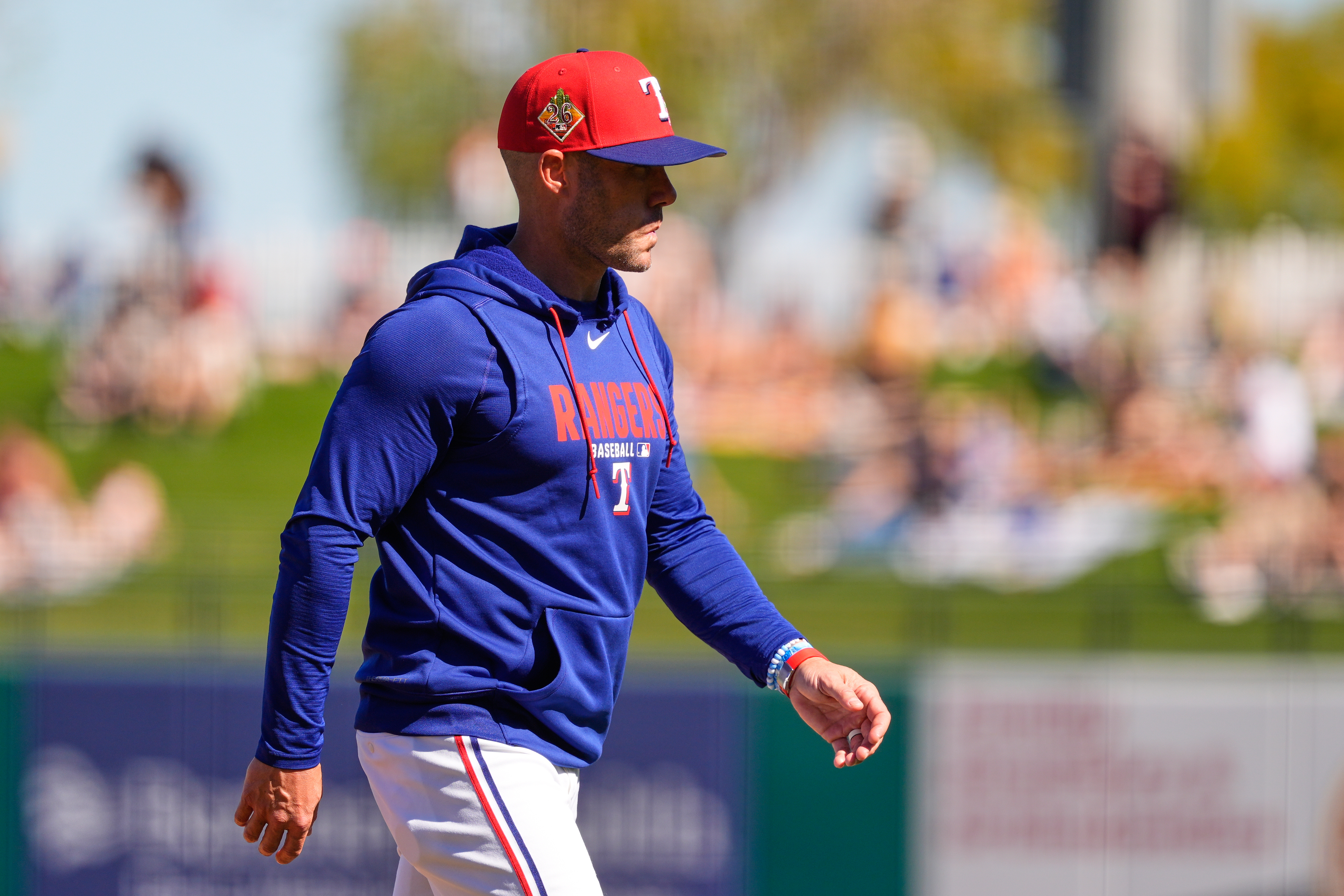 Rangers rookie pitcher finds out he made the team during a mound visit from manager