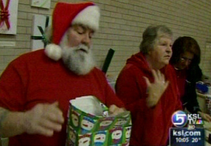 Last-minute shoppers hitting the stores