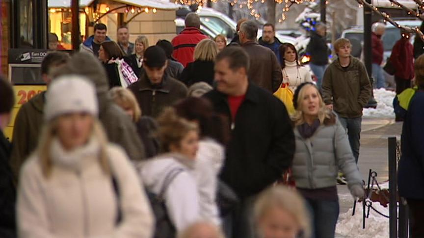 Holiday shoppers looking for last minute deals