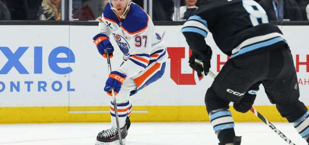 Connor McDavid reaches career milestones in Oilers' 5-2 win over Mammoth