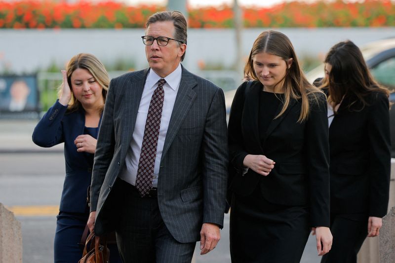 Top Business story anchor