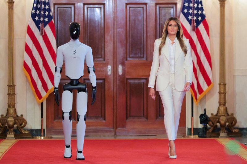 Robot joins Melania Trump at White House event to tout AI teachers