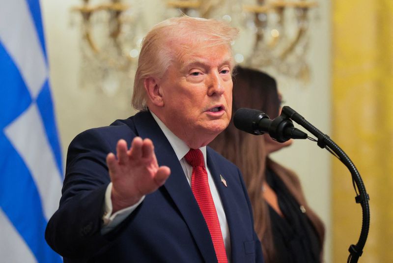 Trump says he will order DHS chief to pay TSA agents