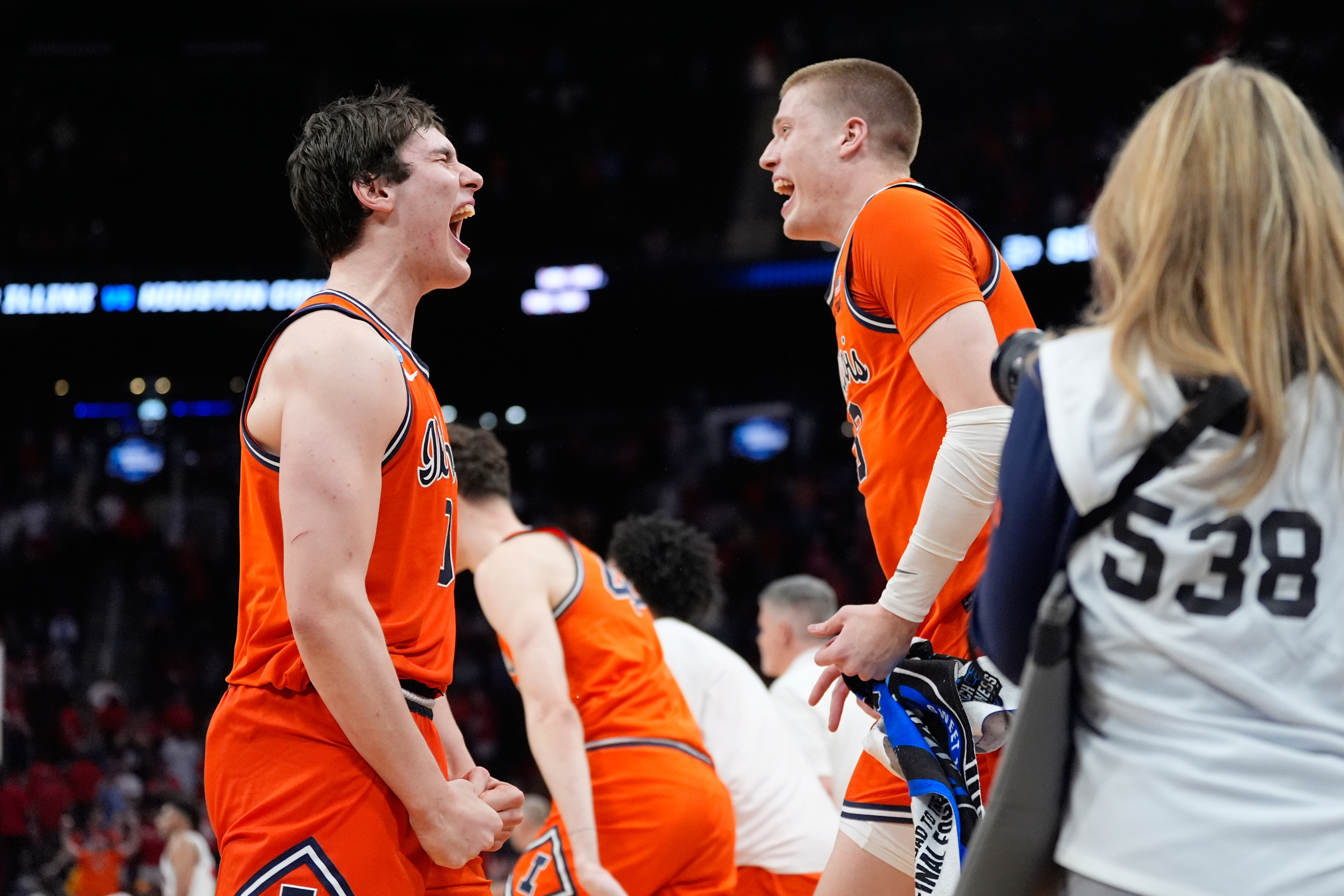 Illinois clamps down on Houston for a 65-55 March Madness win to reach Elite Eight